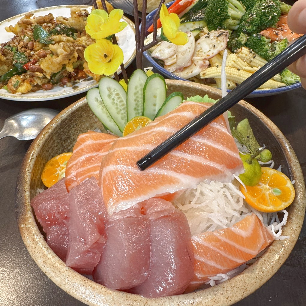 新竹竹東野田屋中日式料理。 台日料理老師傅好手藝。 必點超大鮭魚頭沙茶海鮮鍋! (菜單營業時間地址電話) - 第43張圖 新竹竹東野田屋中日式料理。 台日料理老師傅好手藝。 必點超大鮭魚頭沙茶海鮮鍋! (菜單營業時間地址電話)