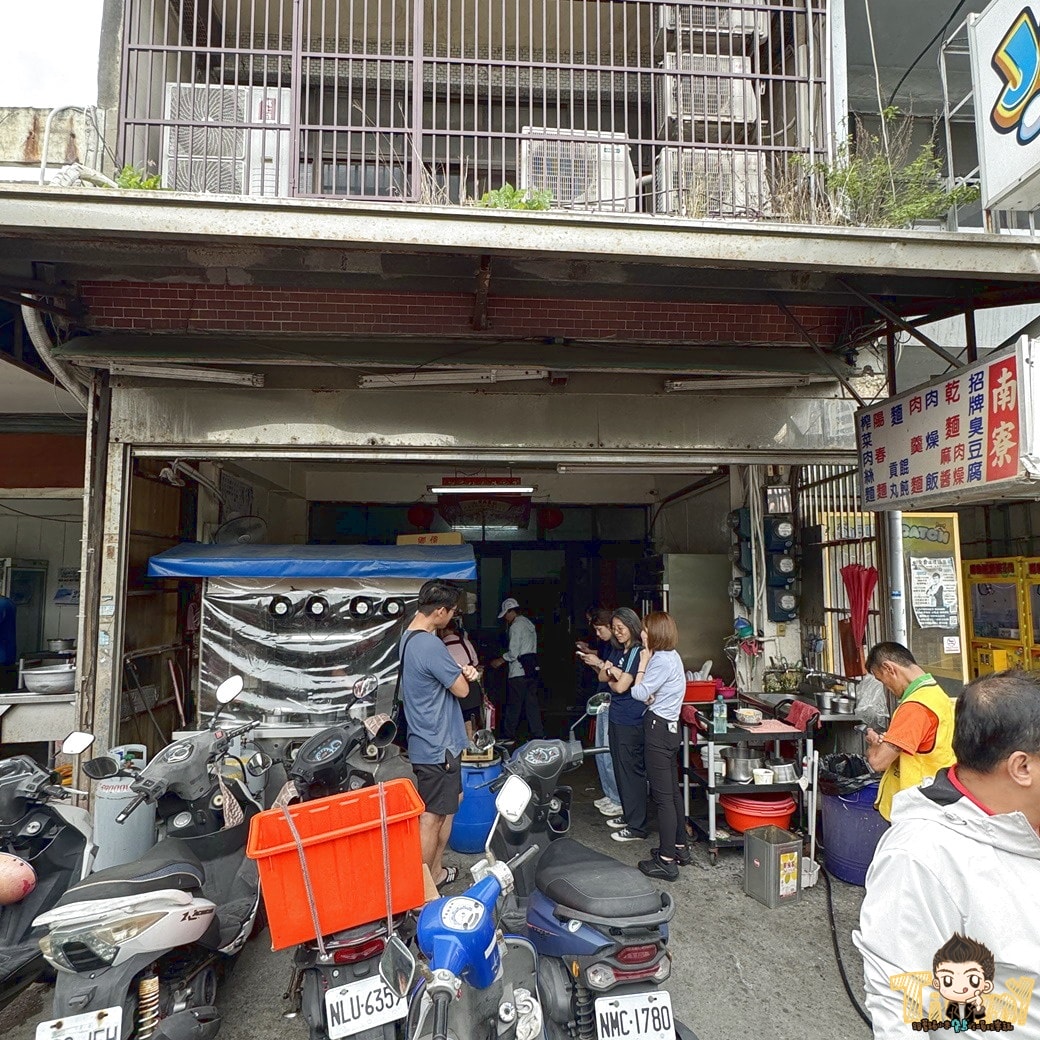 新竹南寮臭豆腐|不起眼的小店卻有外酥內軟也很臭的重口味美食!(南寮在地小吃肉羹麵推薦.菜單營業時間地址電話)