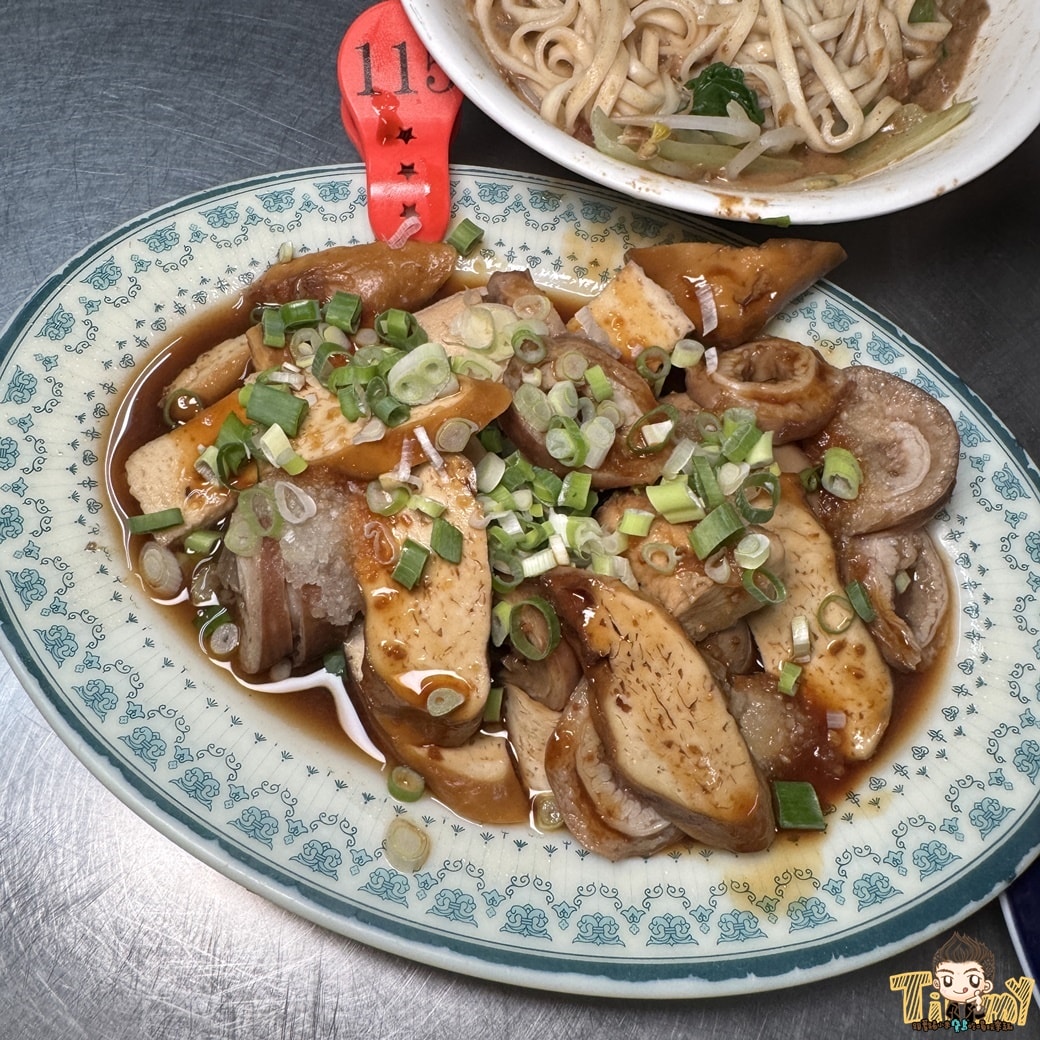 新竹南寮臭豆腐|不起眼的小店卻有外酥內軟也很臭的重口味美食!(南寮在地小吃肉羹麵推薦.菜單營業時間地址電話)