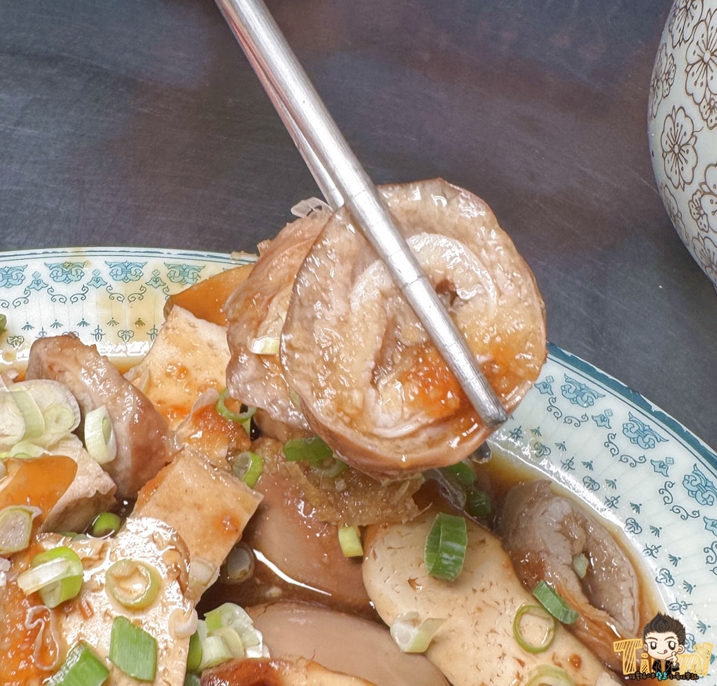 新竹南寮臭豆腐|不起眼的小店卻有外酥內軟也很臭的重口味美食!(南寮在地小吃肉羹麵推薦.菜單營業時間地址電話)