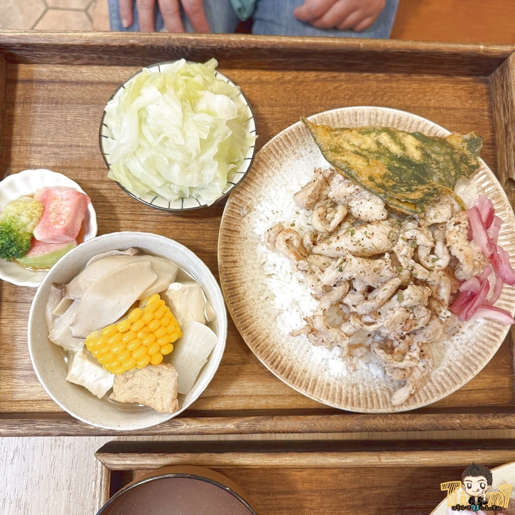 新竹若嵐飯店。 光華區肉多多咖哩飯定食吃超飽！ 沐嵐咖哩姊妹店 (菜單營業時間地址電話)