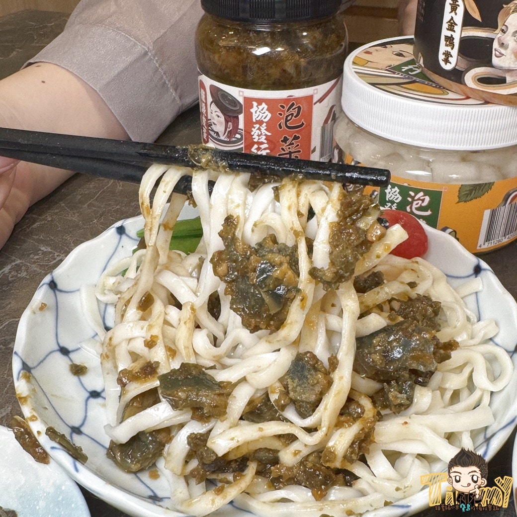 協發行泡菜金門紅回台灣月銷十萬瓶的下飯下酒好幫手！ 居家料理一秒煮出好吃麵食丼飯！ 滿899免運送到家！