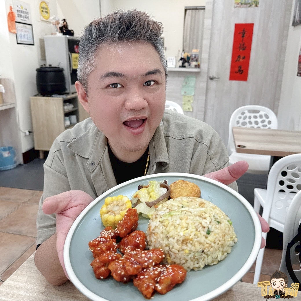 新竹縣竹北本味初光。平價炒飯還附日式豬排。小菜超值享受 (菜單營業時間地址電話)
