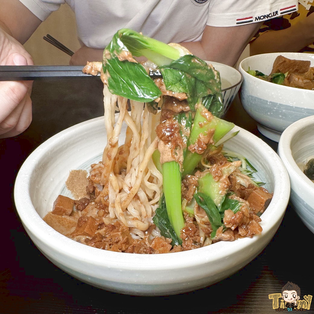 老新竹縣竹東老虎Man乾拌麵！ 老虎遇到麵！ 爽辣有勁超開胃的麵！ (菜單營業時間地址電話)