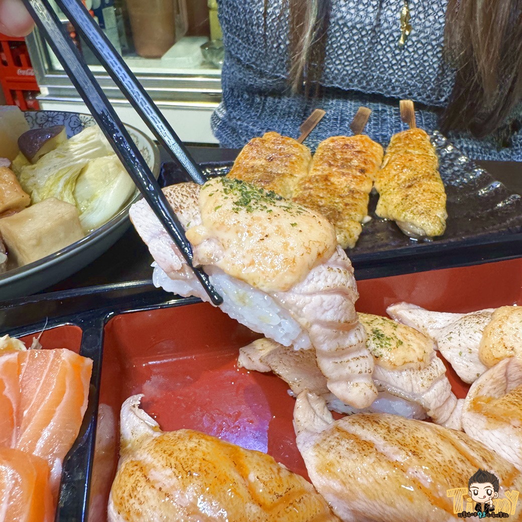 馬的深夜食堂 巨無霸鴨血29元！超豪華鮭魚寶船！ (菜單營業時間地址電話)