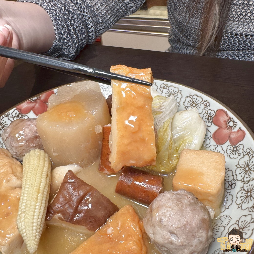 馬的深夜食堂 巨無霸鴨血29元！超豪華鮭魚寶船！ (菜單營業時間地址電話)