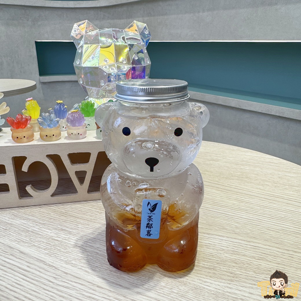 新竹茶鄰客茶飲專賣。 金山店半導體設計風格的手搖飲。 竹科工程師研發獨特茶香！ (菜單營業時間地址電話)
