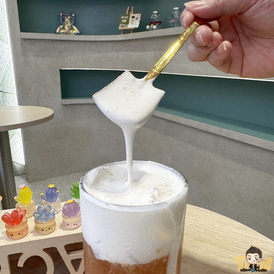 新竹茶鄰客茶飲專賣。 金山店半導體設計風格的手搖飲。 竹科工程師研發獨特茶香！ (菜單營業時間地址電話)