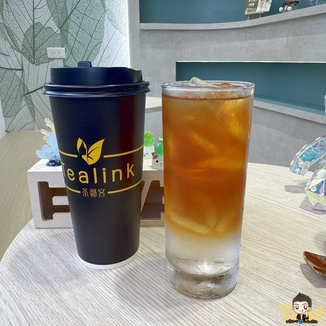 新竹茶鄰客茶飲專賣。 金山店半導體設計風格的手搖飲。 竹科工程師研發獨特茶香！ (菜單營業時間地址電話)