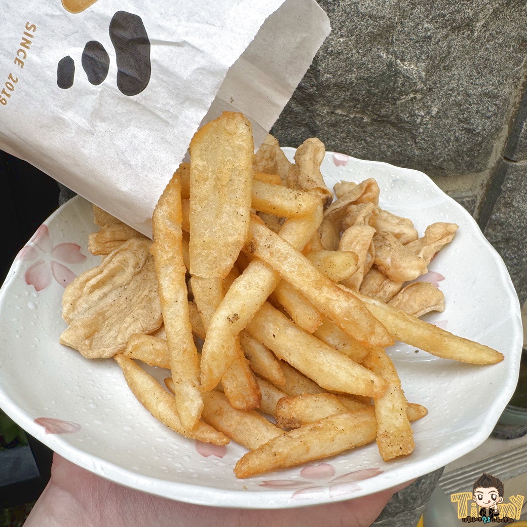 新竹罪惡雞排。 園區秘書訂下午茶救星。雞排+珍奶130元! 生意好到老闆要用三個油炸鍋來出貨! (菜單營業時間地址電話) - 第25張圖 新竹罪惡雞排。 園區秘書訂下午茶救星。雞排+珍奶130元! 生意好到老闆要用三個油炸鍋來出貨! (菜單營業時間地址電話)