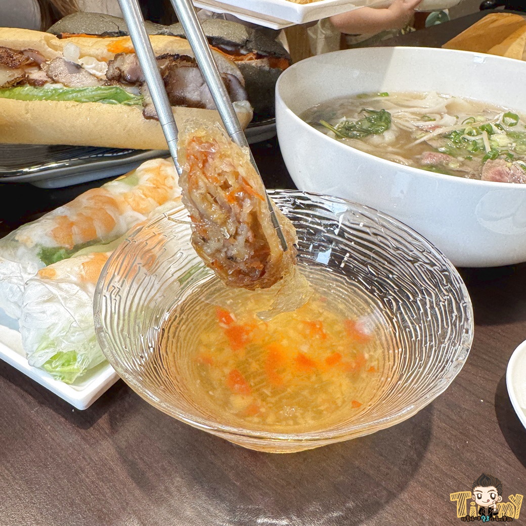 新竹湖口CaCa越南料理中山店。每天現烤越南麵包外酥內軟！ (菜單營業時間地址電話)