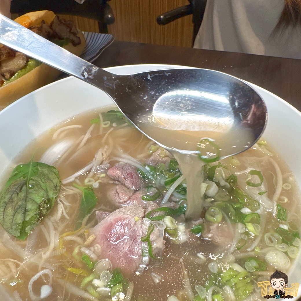 新竹湖口CaCa越南料理中山店。每天現烤越南麵包外酥內軟！ (菜單營業時間地址電話)