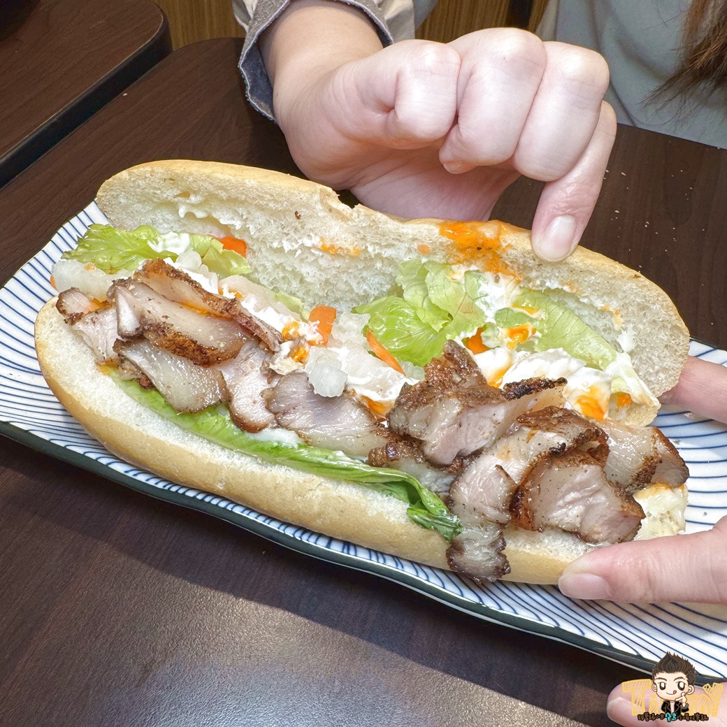 新竹湖口CaCa越南料理中山店。每天現烤越南麵包外酥內軟！ (菜單營業時間地址電話)