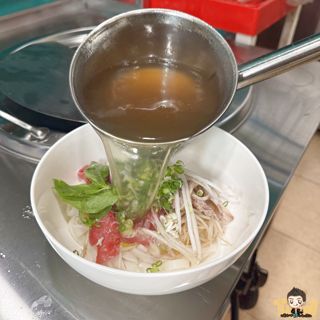 新竹湖口CaCa越南料理中山店。每天現烤越南麵包外酥內軟！ (菜單營業時間地址電話)
