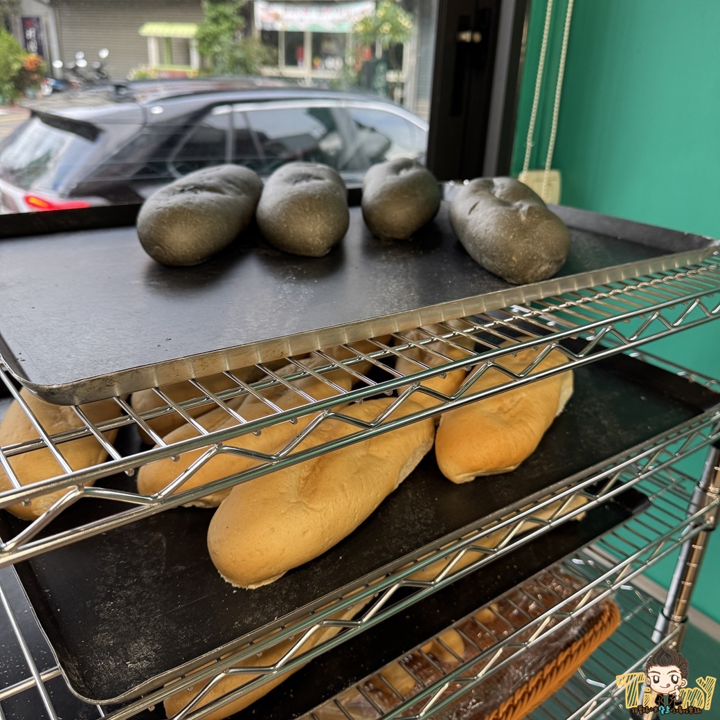 新竹湖口CaCa越南料理中山店。每天現烤越南麵包外酥內軟！ (菜單營業時間地址電話)