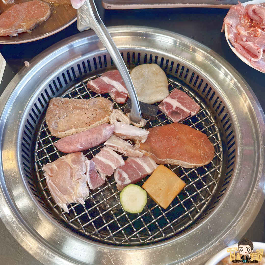 樂烤和牛頭份尚順店 688元四國風味烤肉、海鮮吃到飽! +99元就有澳洲和牛比臉大魷魚吃到飽! (菜單營業時間地址電話) - 第36張圖 樂烤和牛頭份尚順店 688元四國風味烤肉、海鮮吃到飽! +99元就有澳洲和牛比臉大魷魚吃到飽! (菜單營業時間地址電話)