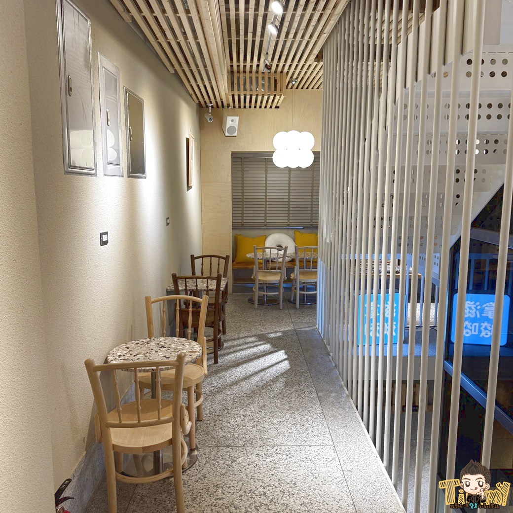 新竹拿滋咬咬義式料理甜甜圈。城隍廟周邊50年老宅改建。被甜甜圈耽誤的義大利麵店。情侶親子家庭聚餐推薦 (早午餐燉飯菜單營業時間地址電話)