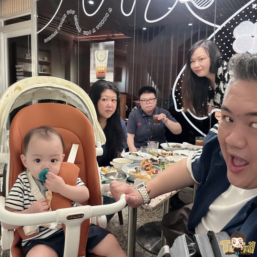 新竹拿滋咬咬義式料理甜甜圈。城隍廟周邊50年老宅改建。被甜甜圈耽誤的義大利麵店。情侶親子家庭聚餐推薦 (早午餐燉飯菜單營業時間地址電話)