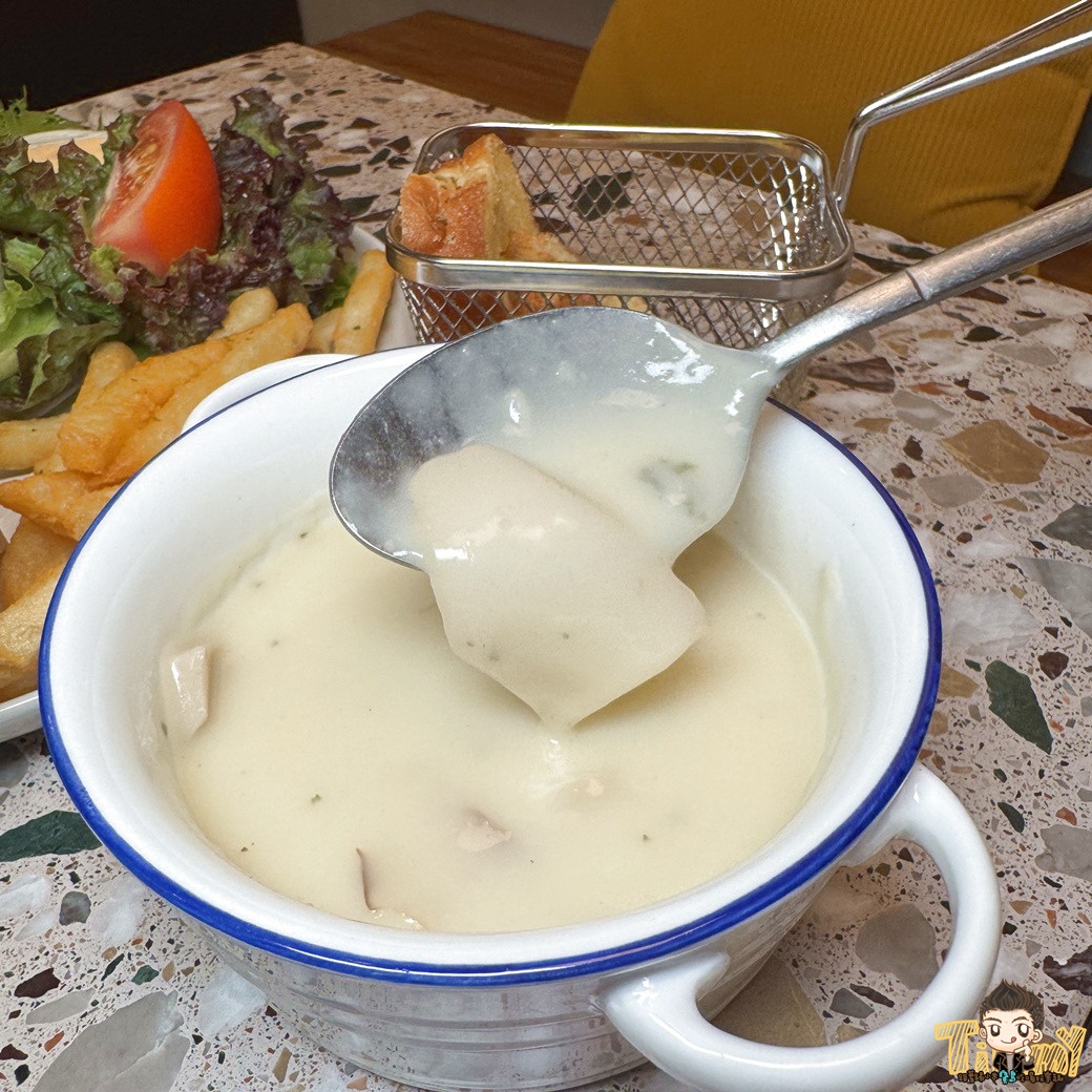 新竹拿滋咬咬義式料理甜甜圈。城隍廟周邊50年老宅改建。被甜甜圈耽誤的義大利麵店。情侶親子家庭聚餐推薦 (早午餐燉飯菜單營業時間地址電話)
