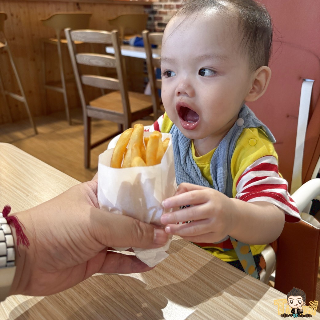 台中后里美食喬利炸雞。 麗寶樂園必帶小朋友吃的炸雞漢堡店! (菜單營業時間地址電話) - 第15張圖 台中后里美食喬利炸雞。 麗寶樂園必帶小朋友吃的炸雞漢堡店! (菜單營業時間地址電話)