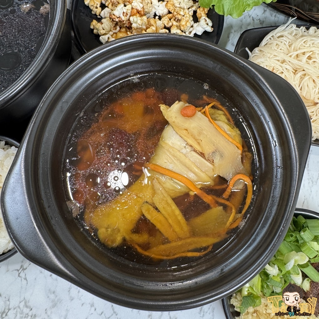 桃園大溪精品小火鍋大溪總店 探訪溪落羽松秘境吃超值小火鍋 (菜單營業時間地址電話) - 第49張圖 桃園大溪精品小火鍋大溪總店 探訪溪落羽松秘境吃超值小火鍋 (菜單營業時間地址電話)