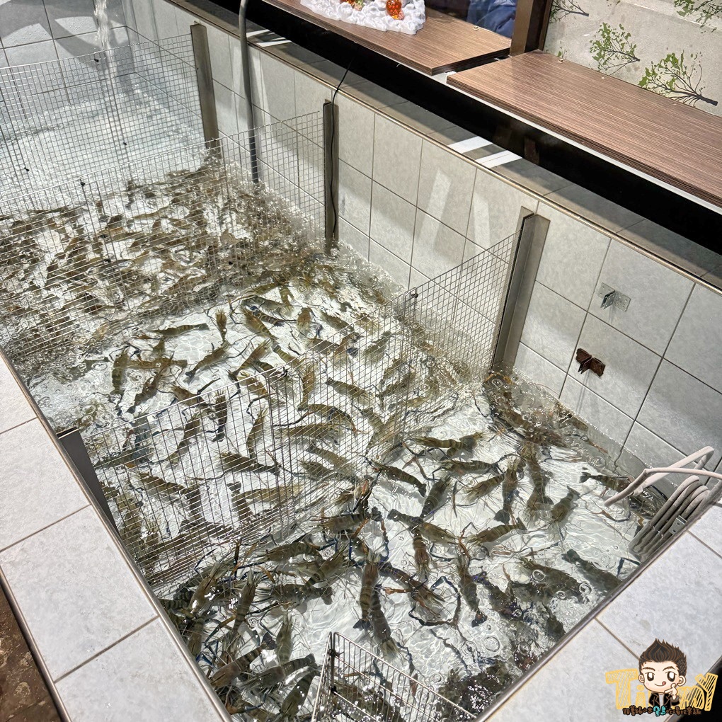 超大隻大沙公蝦芋香米粉湯! 新竹冬天吃活蝦料理也可以吃熱呼呼的火鍋料理! 新竹King活蝦料理經國店! (晚餐宵夜菜單營業時間地址電話) - 第12張圖