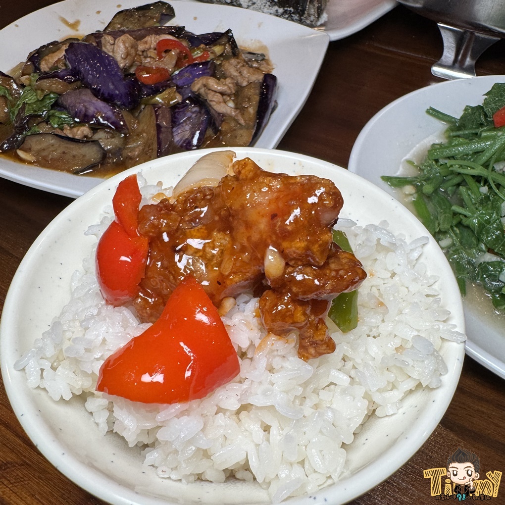 超大隻大沙公蝦芋香米粉湯! 新竹冬天吃活蝦料理也可以吃熱呼呼的火鍋料理! 新竹King活蝦料理經國店! (晚餐宵夜菜單營業時間地址電話) - 第60張圖