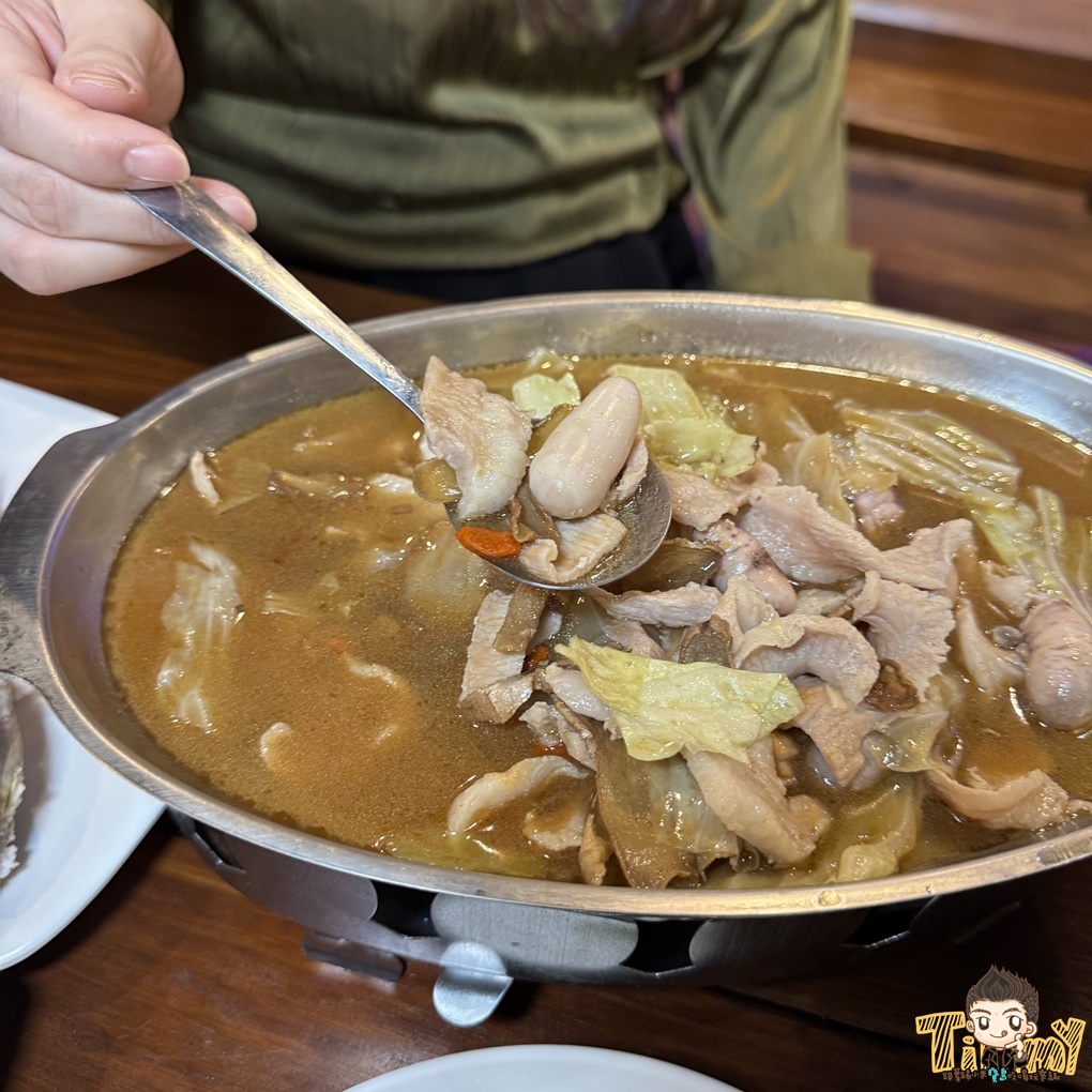 超大隻大沙公蝦芋香米粉湯! 新竹冬天吃活蝦料理也可以吃熱呼呼的火鍋料理! 新竹King活蝦料理經國店! (晚餐宵夜菜單營業時間地址電話) - 第61張圖
