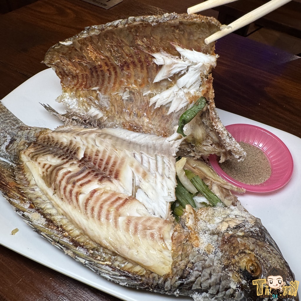 超大隻大沙公蝦芋香米粉湯! 新竹冬天吃活蝦料理也可以吃熱呼呼的火鍋料理! 新竹King活蝦料理經國店! (晚餐宵夜菜單營業時間地址電話) - 第65張圖