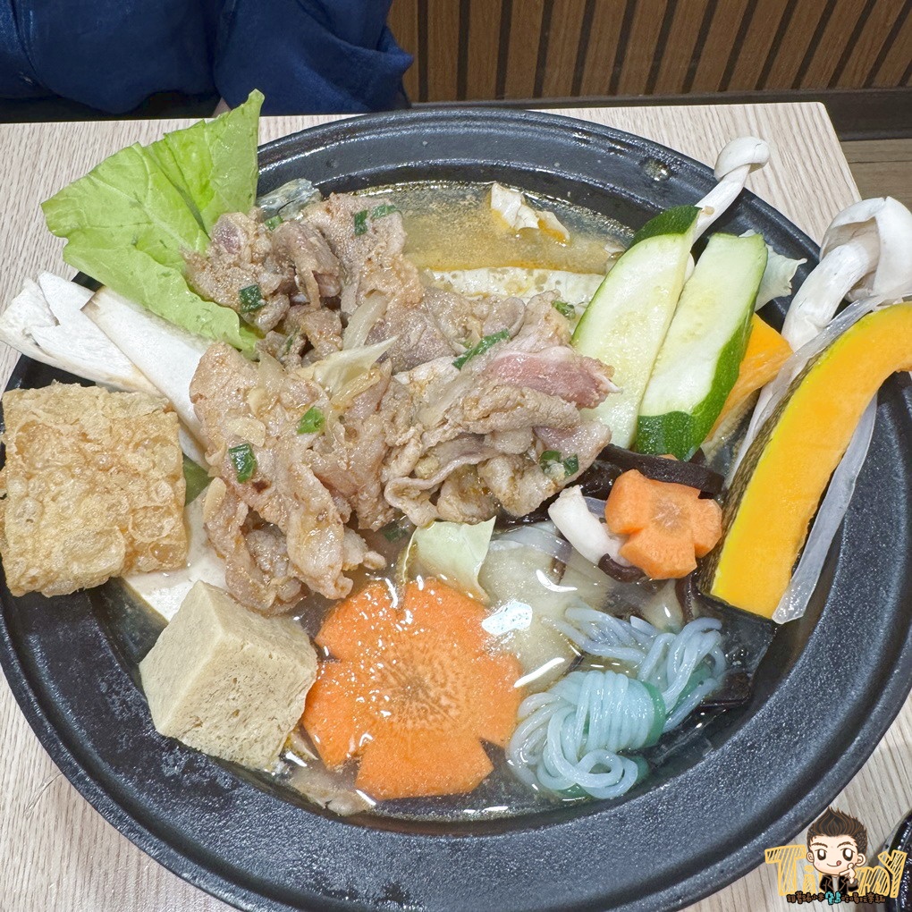 竹北鍋娘娘火鍋店。新竹桌邊爆炒石頭火鍋200元起 古早味餅乾、滷肉飯、王子麵、汽水、冷熱飲及冰淇淋吃到飽!(菜單營業時間地址電話) - 第31張圖