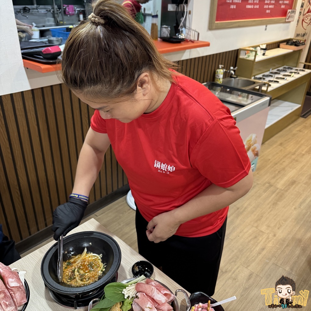 竹北鍋娘娘火鍋店。新竹桌邊爆炒石頭火鍋200元起 古早味餅乾、滷肉飯、王子麵、汽水、冷熱飲及冰淇淋吃到飽!(菜單營業時間地址電話) - 第26張圖