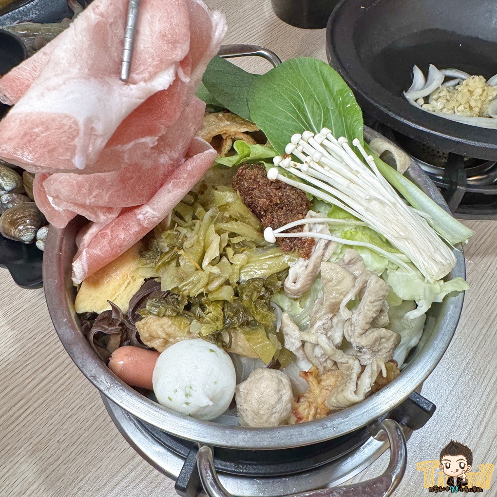 竹北鍋娘娘火鍋店。新竹桌邊爆炒石頭火鍋200元起 古早味餅乾、滷肉飯、王子麵、汽水、冷熱飲及冰淇淋吃到飽!(菜單營業時間地址電話) - 第39張圖