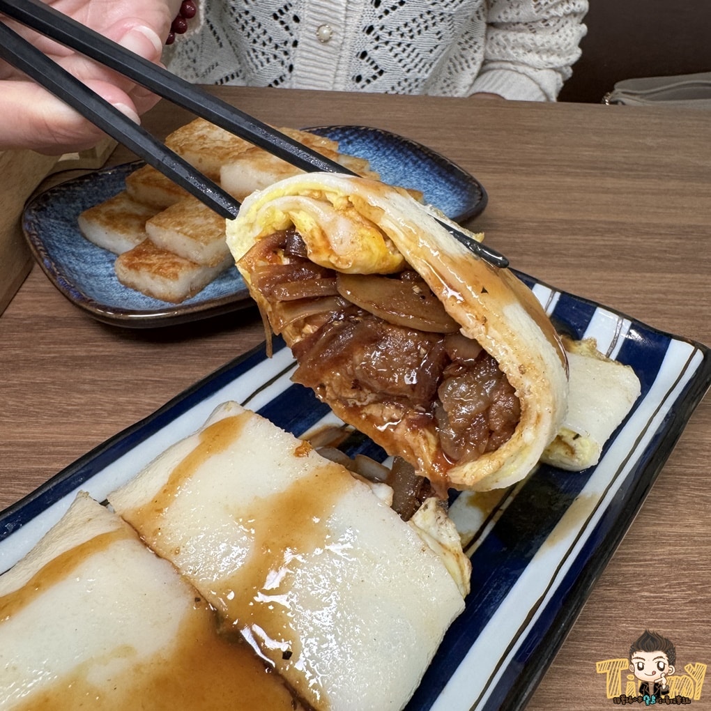 新竹七先生早午餐。深夜食堂&早午餐店  媲美大X鐵板燒的燒肉套餐，百來元就能吃到。 蛋餅、三明治、早餐拼盤、鍋燒意麵、炒泡麵深夜吃到早上！ (菜單營業時間地址電話)