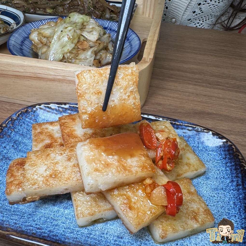 新竹七先生早午餐。深夜食堂&早午餐店  媲美大X鐵板燒的燒肉套餐，百來元就能吃到。 蛋餅、三明治、早餐拼盤、鍋燒意麵、炒泡麵深夜吃到早上！ (菜單營業時間地址電話)