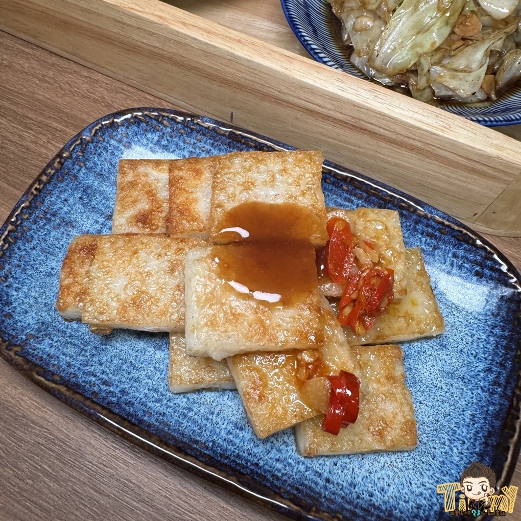 新竹七先生早午餐。深夜食堂&早午餐店  媲美大X鐵板燒的燒肉套餐，百來元就能吃到。 蛋餅、三明治、早餐拼盤、鍋燒意麵、炒泡麵深夜吃到早上！ (菜單營業時間地址電話)