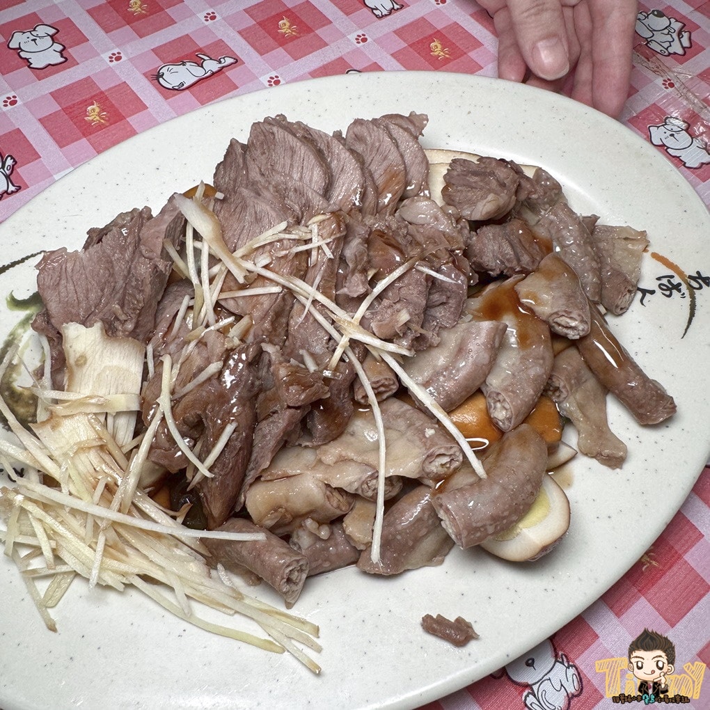 苗栗後龍好來香牛肉麵 在地人會推薦超大鍋的滷味小菜自己撈！ (菜單營業時間地址電話)