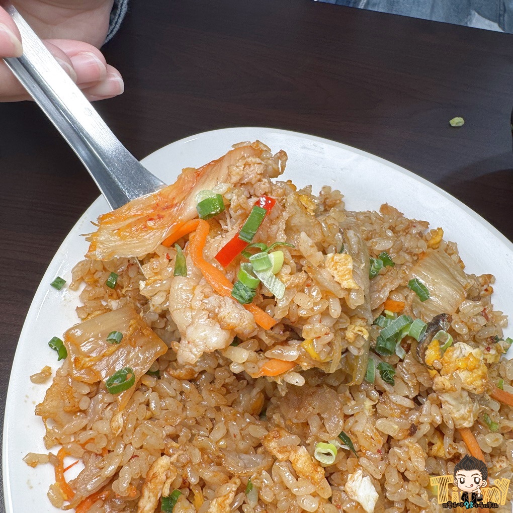 新竹拾鮮棧水田店(各分店資訊) 台式及創意炒飯80元起！ 大推超台味鹹豬肉炒飯+皮蛋！ 內用還有飲料喝到飽！ (新豐竹北菜單營業時間地址電話)