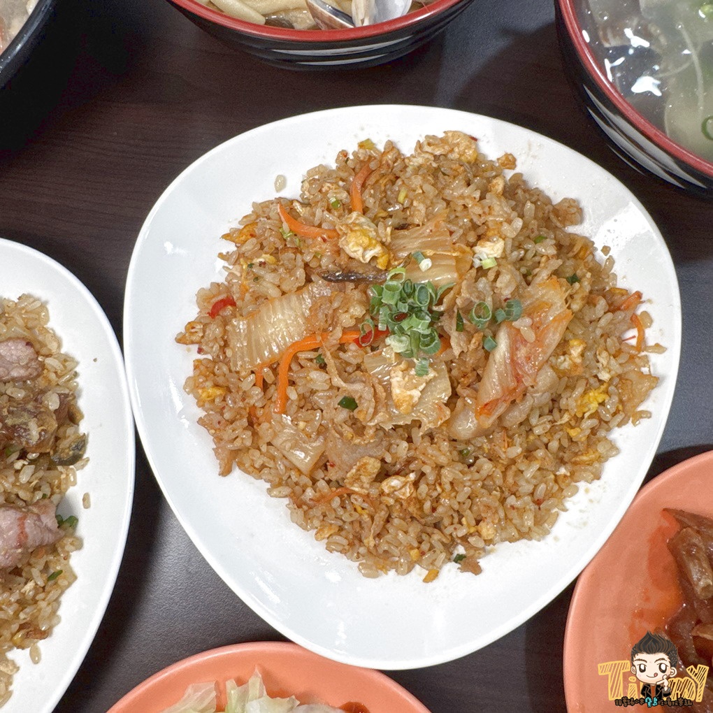 新竹拾鮮棧水田店(各分店資訊) 台式及創意炒飯80元起！ 大推超台味鹹豬肉炒飯+皮蛋！ 內用還有飲料喝到飽！ (新豐竹北菜單營業時間地址電話)