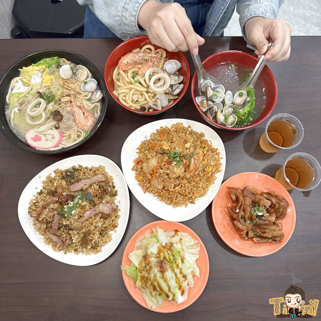 新竹拾鮮棧水田店(各分店資訊) 台式及創意炒飯80元起！ 大推超台味鹹豬肉炒飯+皮蛋！ 內用還有飲料喝到飽！ (新豐竹北菜單營業時間地址電話)