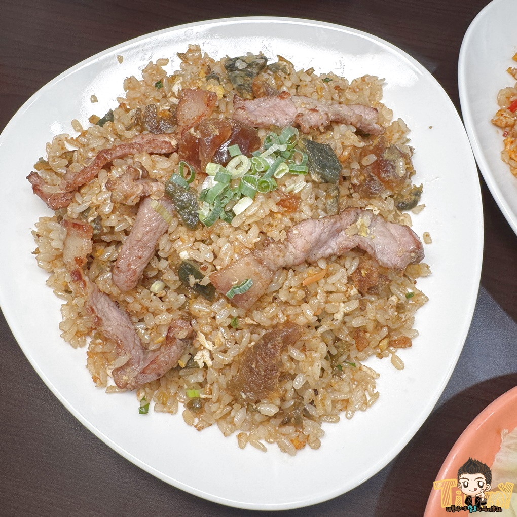 新竹拾鮮棧水田店(各分店資訊) 台式及創意炒飯80元起！ 大推超台味鹹豬肉炒飯+皮蛋！ 內用還有飲料喝到飽！ (新豐竹北菜單營業時間地址電話)