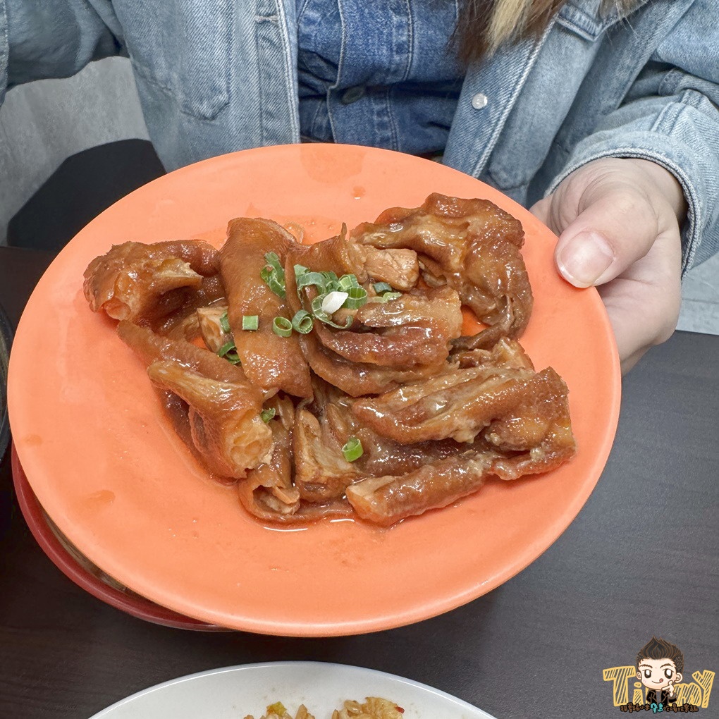 新竹拾鮮棧水田店(各分店資訊) 台式及創意炒飯80元起！ 大推超台味鹹豬肉炒飯+皮蛋！ 內用還有飲料喝到飽！ (新豐竹北菜單營業時間地址電話)