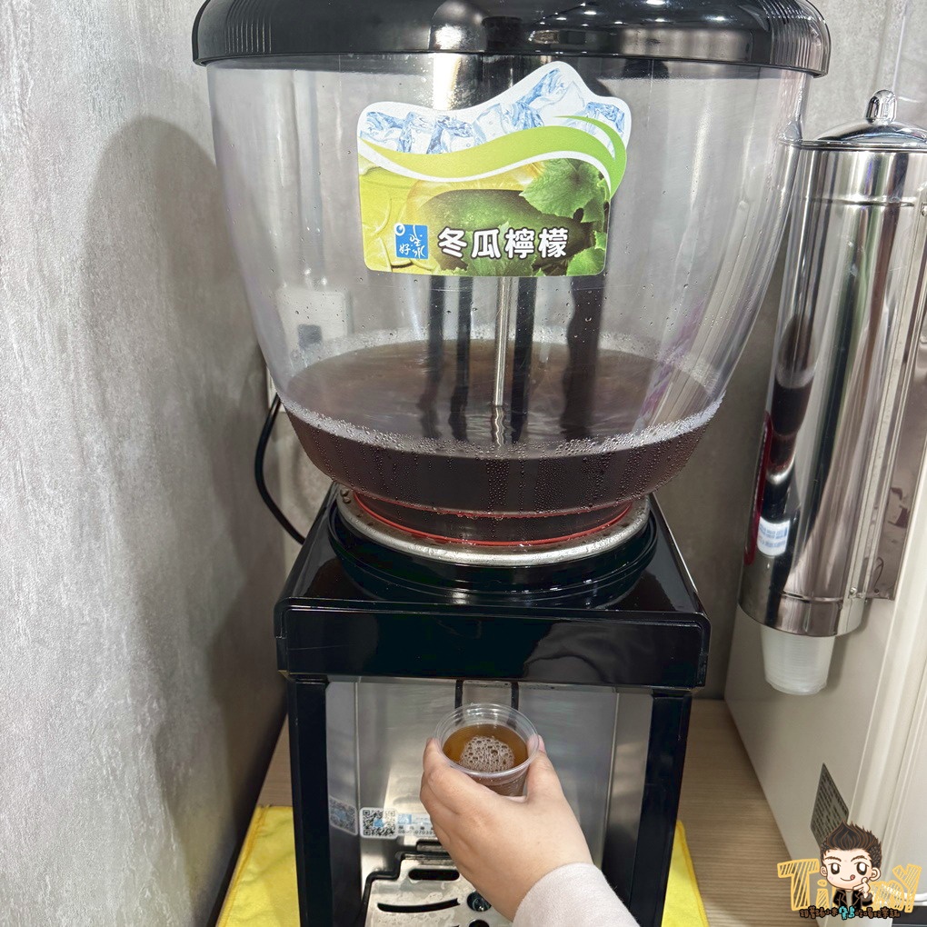 新竹拾鮮棧水田店(各分店資訊) 台式及創意炒飯80元起！ 大推超台味鹹豬肉炒飯+皮蛋！ 內用還有飲料喝到飽！ (新豐竹北菜單營業時間地址電話)