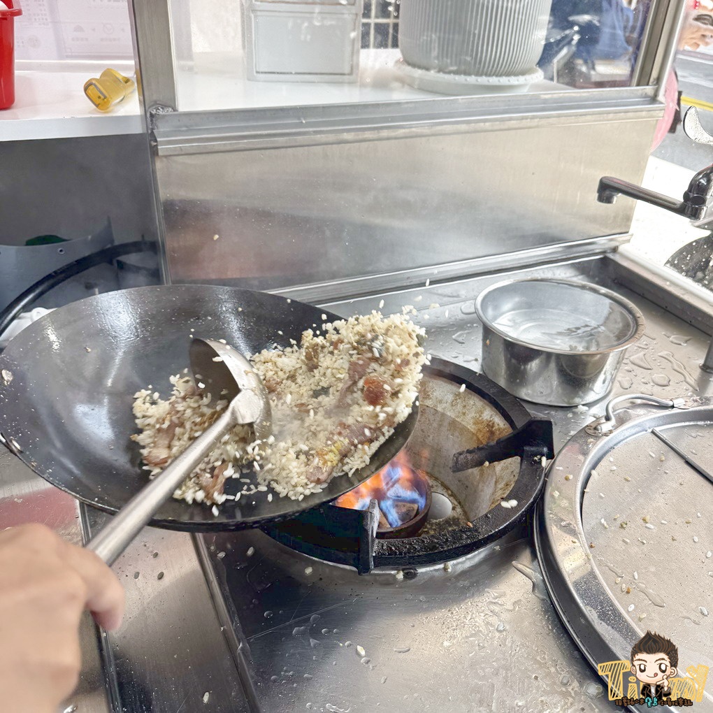 新竹拾鮮棧水田店(各分店資訊) 台式及創意炒飯80元起！ 大推超台味鹹豬肉炒飯+皮蛋！ 內用還有飲料喝到飽！ (新豐竹北菜單營業時間地址電話)