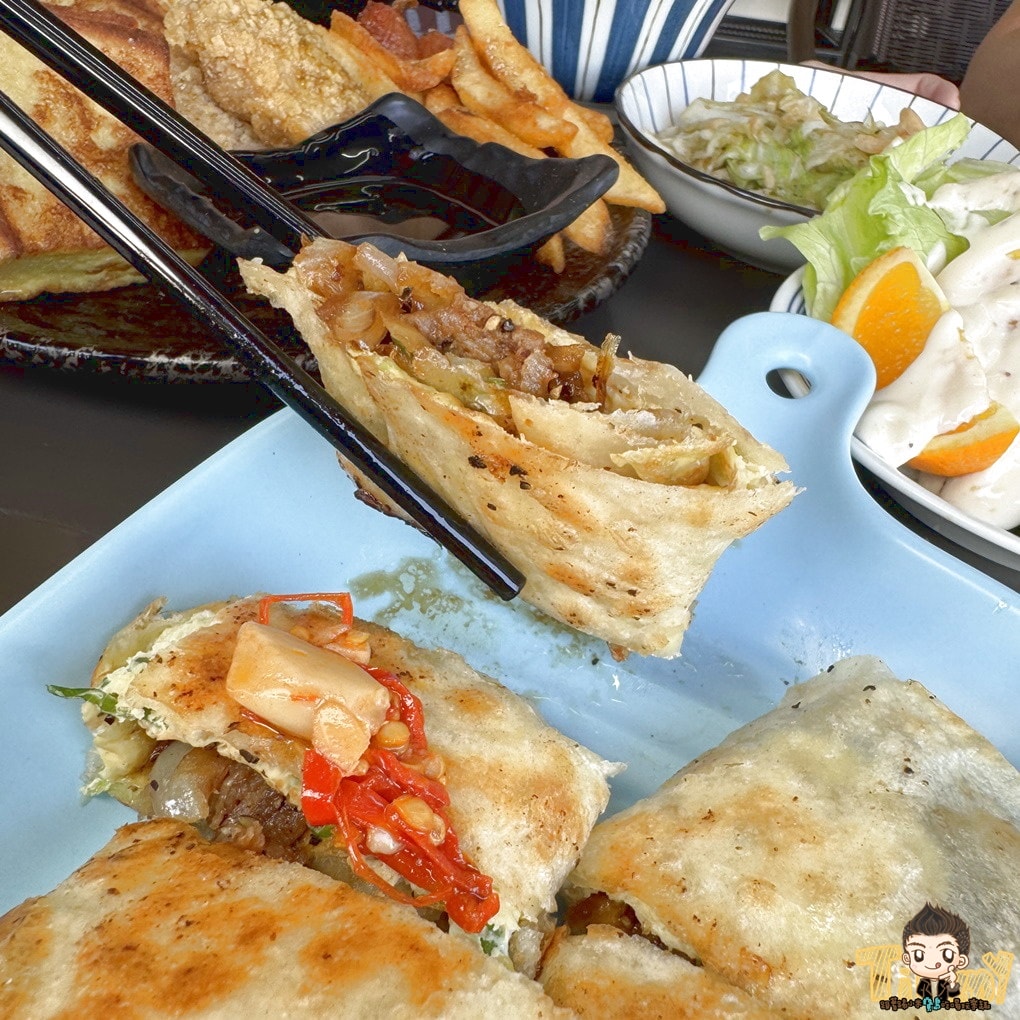 新竹七先生早午餐。深夜食堂&早午餐店  媲美大X鐵板燒的燒肉套餐，百來元就能吃到。 蛋餅、三明治、早餐拼盤、鍋燒意麵、炒泡麵深夜吃到早上！ (菜單營業時間地址電話)