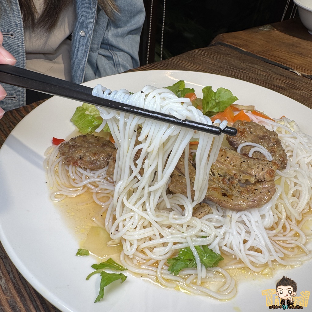 新竹大鼓牛肉粉。經國大市場.經國路.隱身在都市叢林的樹屋越南料理! (菜單營業時間地址電話) - 第45張圖 新竹大鼓牛肉粉。經國大市場.經國路.隱身在都市叢林的樹屋越南料理! (菜單營業時間地址電話)