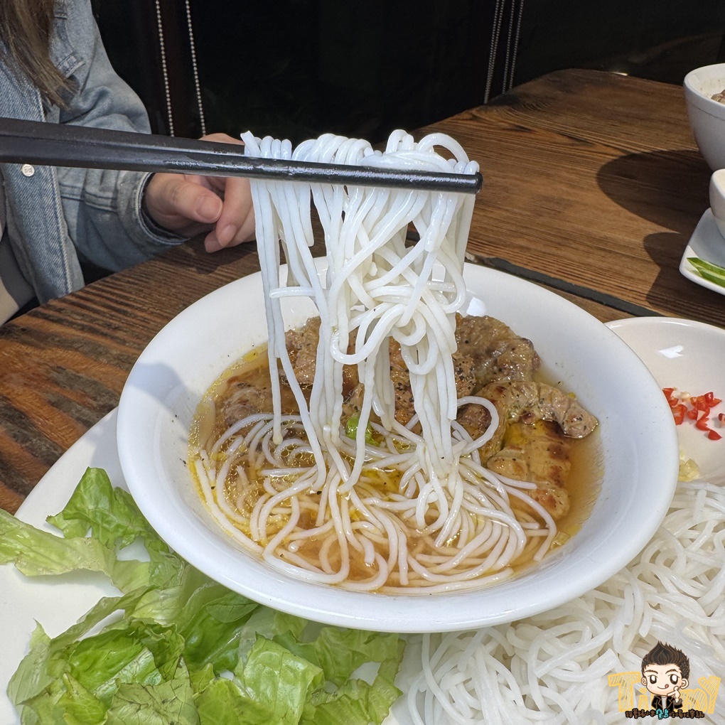 新竹大鼓牛肉粉。經國大市場.經國路.隱身在都市叢林的樹屋越南料理! (菜單營業時間地址電話) - 第44張圖 新竹大鼓牛肉粉。經國大市場.經國路.隱身在都市叢林的樹屋越南料理! (菜單營業時間地址電話)