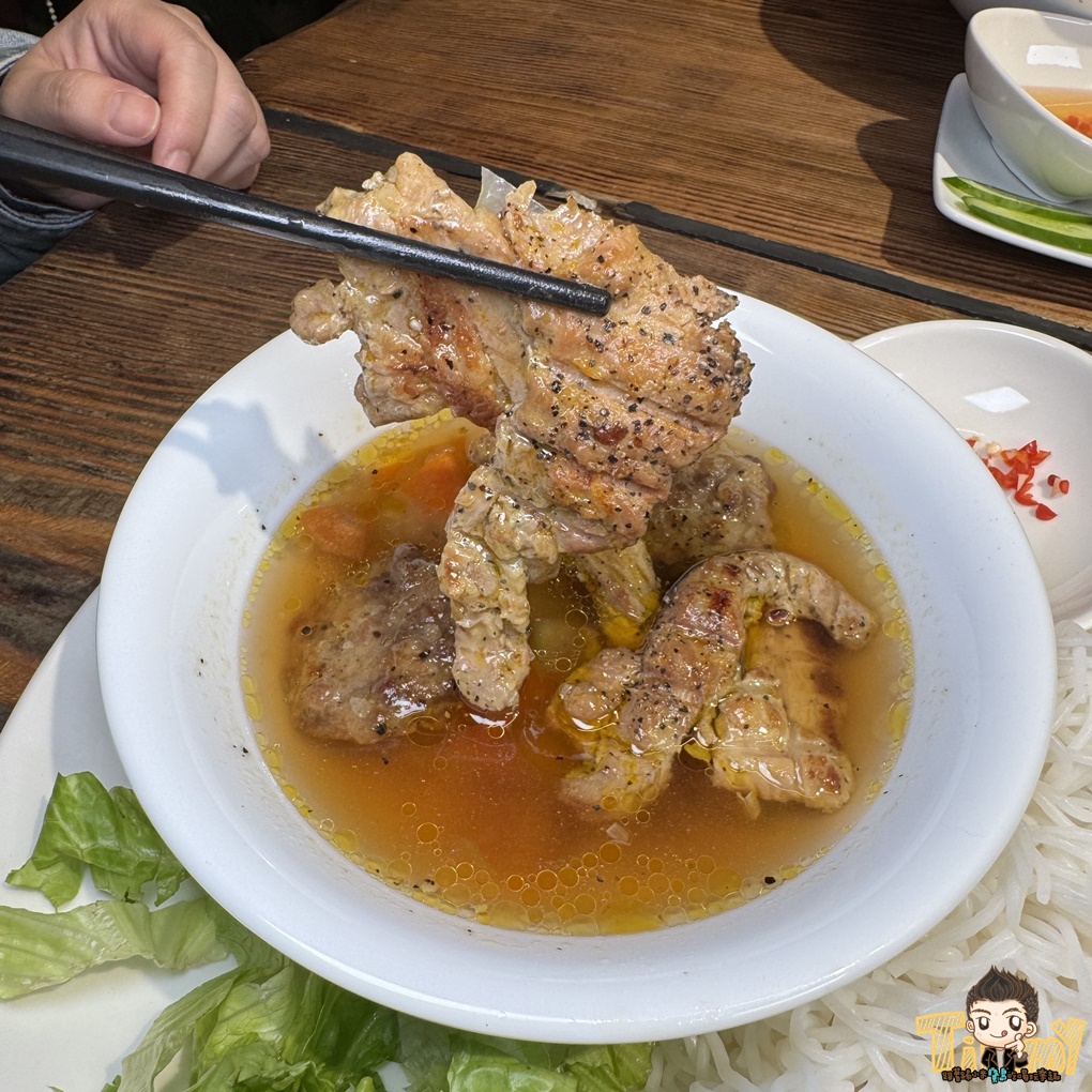 新竹大鼓牛肉粉。經國大市場.經國路.隱身在都市叢林的樹屋越南料理! (菜單營業時間地址電話) - 第42張圖 新竹大鼓牛肉粉。經國大市場.經國路.隱身在都市叢林的樹屋越南料理! (菜單營業時間地址電話)