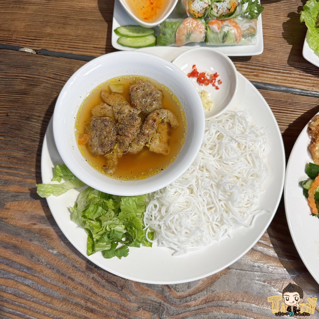 新竹大鼓牛肉粉。經國大市場.經國路.隱身在都市叢林的樹屋越南料理! (菜單營業時間地址電話) - 第40張圖 新竹大鼓牛肉粉。經國大市場.經國路.隱身在都市叢林的樹屋越南料理! (菜單營業時間地址電話)