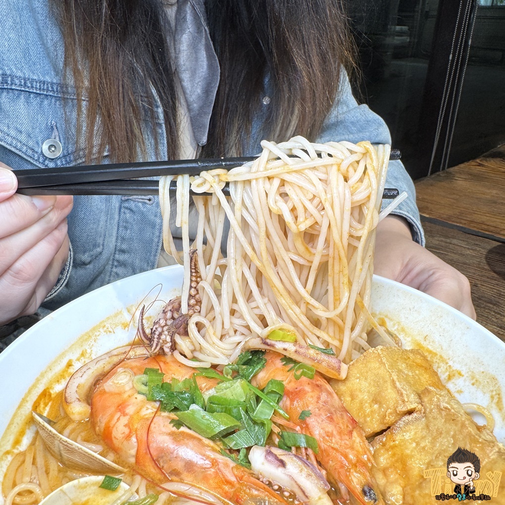 新竹大鼓牛肉粉。經國大市場.經國路.隱身在都市叢林的樹屋越南料理! (菜單營業時間地址電話) - 第37張圖 新竹大鼓牛肉粉。經國大市場.經國路.隱身在都市叢林的樹屋越南料理! (菜單營業時間地址電話)