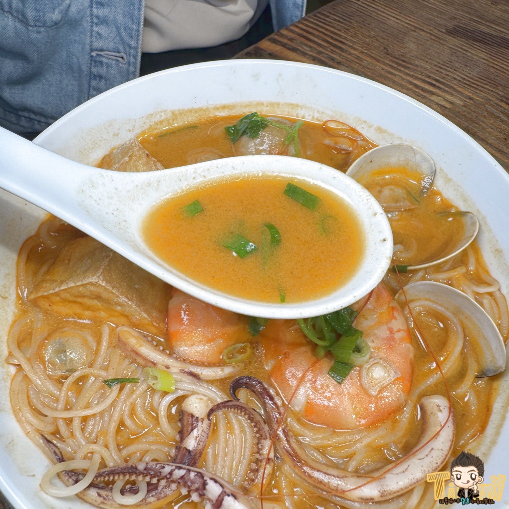 新竹大鼓牛肉粉。經國大市場.經國路.隱身在都市叢林的樹屋越南料理! (菜單營業時間地址電話) - 第35張圖 新竹大鼓牛肉粉。經國大市場.經國路.隱身在都市叢林的樹屋越南料理! (菜單營業時間地址電話)